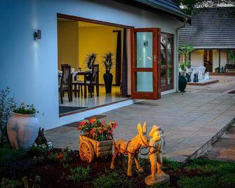 Biggy Best Boutique Hotel & Self Catering Cottages - Howick - Patio