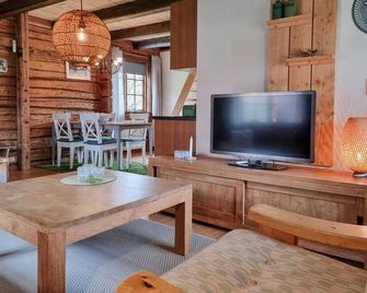 2 Bedroom Stunning Home In Åsensbruk - Åsensbruk - Sala de estar