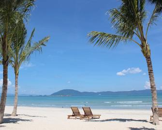 GM Doc Let Beach Resort & Spa - Dong Hai - Beach