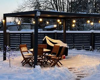 Romantic Holiday House Nandi Rezidence Janupietis - Dzimtmisa - Patio