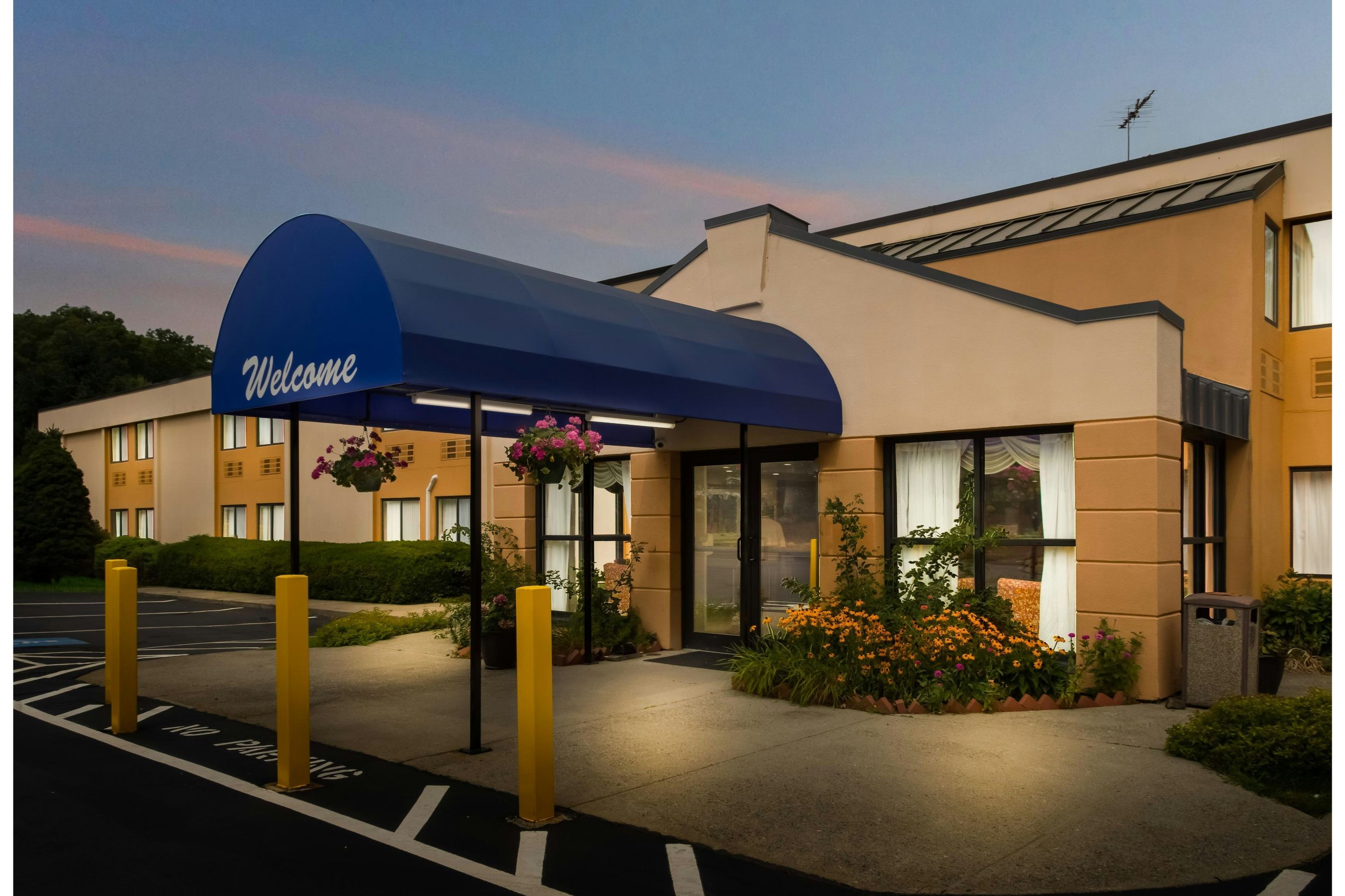 All Seasons Inn & Suites - Smithfield - Gebouw
