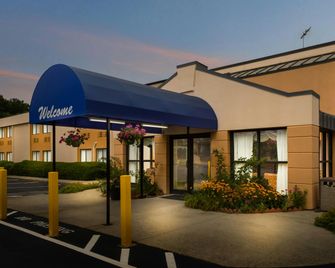 All Seasons Inn & Suites - Smithfield - Gebouw