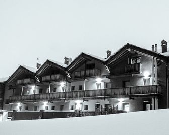 Hotel La Chance - Pila - Gebouw