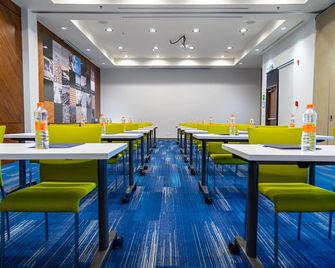 Holiday Inn Express & Suites Ensenada Centro By IHG - Ensenada - Restoran