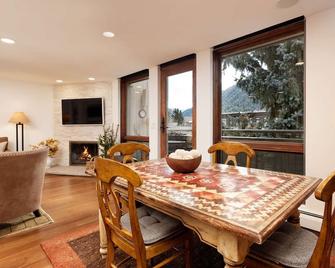 Concept 600 Condos by iTrip Vacations Aspen Snowmass - Aspen - Dining room