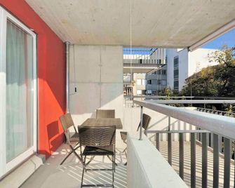 Stylish 1BR near lake and Opera - Flower 11 - Zurigo - Balcone