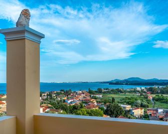Corfu Secret - Ipsos - Balcón