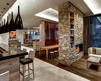 Hilton Garden Inn Davos - דאבוס - מסעדה