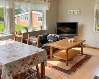 Beautiful Home In Älmhult With Wifi - Älmhult - Dining room