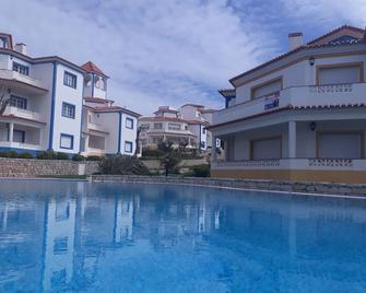 Apartamento em D'el Rey-Obidos Beach & Surf - Amoreira - Piscina
