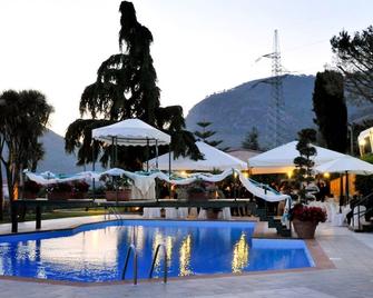Hotel Diecimare - Salerno - Pool