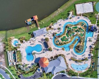 H - New 2 Bedroom Condo - 5 Miles to Disney - Free Water Park - Kissimmee