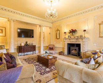 Purnell Manor - Nine Bedroom Villa, Sleeps 26 - Dursley - Living room