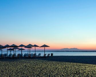 Coral Blue Beach Hotel Gerakini - Polýgyros - Beach