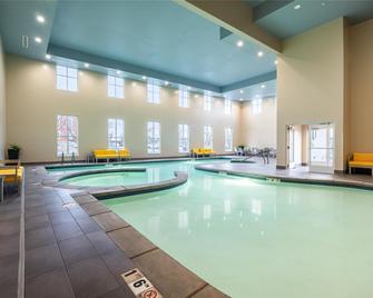 Hampton Inn and Suites Logan, UT - Logan - Басейн