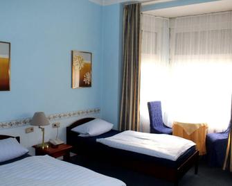 هوتل آم رونبلاتز - بون - غرفة نوم