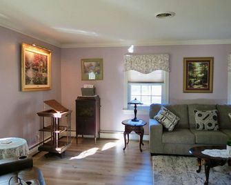 3-bedroom house in awesome Salisbury with WiFi, AC - Salisbury - Obývací pokoj