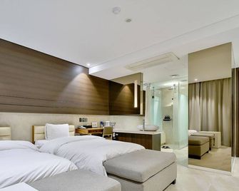 Golden Hotel Incheon - Incheon
