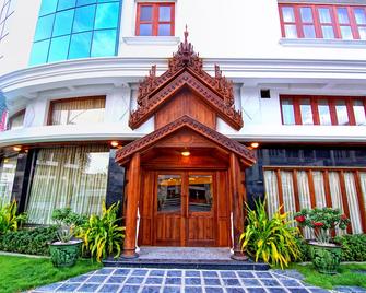 Shwe Ingyinn Hotel Mandalay - Mandalay - Habitación
