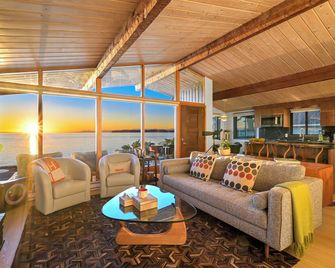 Obsidian - Beachfront Mid-Century Modern with Sauna and Air Conditioning - Blaine - Sala de estar