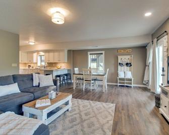 Waterfront Home Near Mark Twain National - Poplar Bluff - Soggiorno