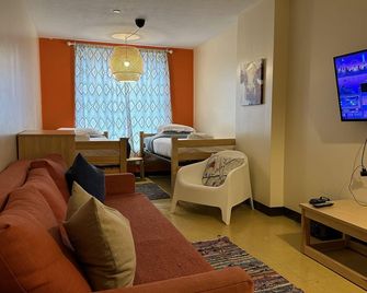 Downtown 1 Bedroom Apt Clean Safe Walkable - Pittsburgh - Bedroom