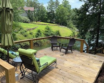 'Hidden Gem' On Smith Lake - Arley - Balcón