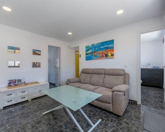 Piso Vacacional Zapillo - Almería - Sala de estar