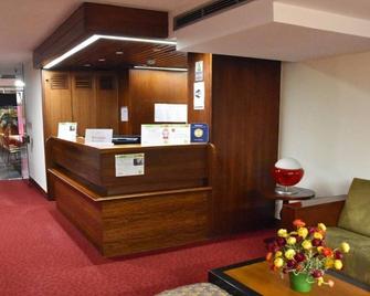 Hotel Catedral - Funchal - Front desk