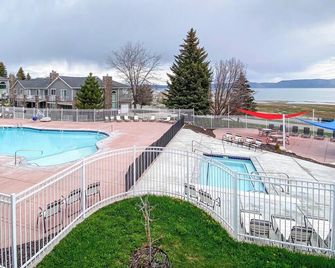 Inn Building Condo 107 - Garden City