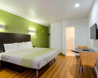 Motel 6 Santa Fe Plaza - Downtown - Santa Fe - Bedroom