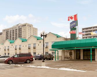 Travelodge by Wyndham Winnipeg East - Γουίνιπεγκ - Κτίριο