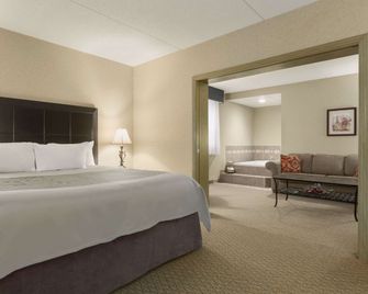 Travelodge by Wyndham Winnipeg East - Winnipeg - Makuuhuone