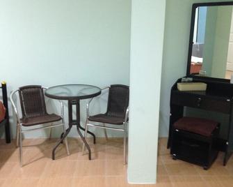J&E - Pattaya - Wohnzimmer