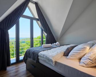 Lovely home in Bedenica with jacuzzi - Marija Bistrica - Bedroom