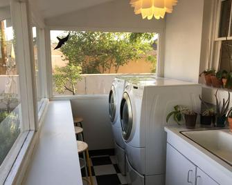 Beautiful historic home in downtown Albuquerque - Αλμπουκέρκι - Μπαλκόνι