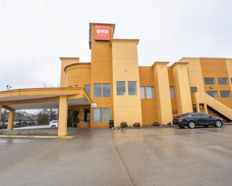 OYO Hotel Knoxville Tn Cedar Bluff I-40 - Knoxville - Building