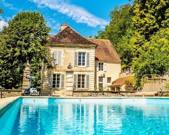 Gîte Château du Colombier - Piscine chauffée - Mailly-le-Château - Pool
