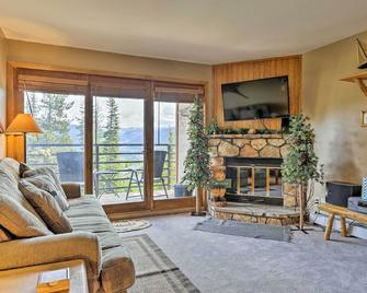 10 Mi to Keystone Updated Mtn-View Condo - Silverthorne - Living room