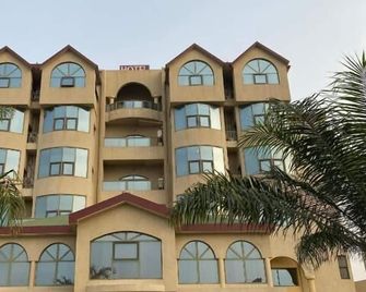 Hôtel Sancta Maria - Lomé - Building