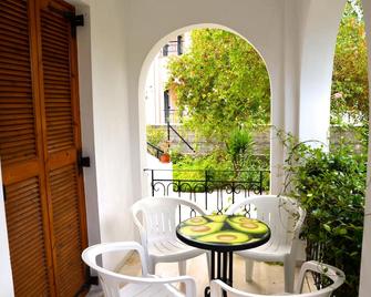 Kostas' Garden - Roda - Balcony