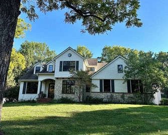 Kansas City 5-bedroom in luxury neighborhood with home gym, World Cup 2026 - Fairway - Building
