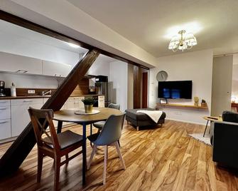 Modernes Apartment mit besonderem Charme - 1A Guesthouse - Kehl - Restaurant