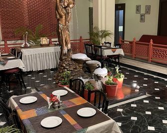 Hotel Navrang - Kota - Restaurant