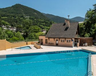 Les Gorges Rouges Guillaumes 4P7 - Guillaumes - Zwembad