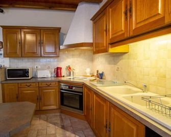 Charming house in Monpazier with Wifi and private parking - Monpazier - Cocina