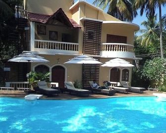 椰子果阿飯店 - 阿伯來 - 游泳池