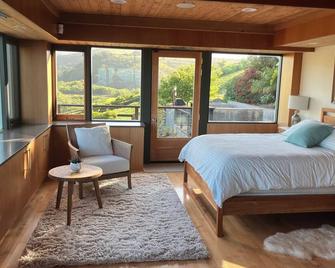 Private Ranch with amazing ocean and mountain views, 20 min from downtown SB - Goleta - Camera da letto