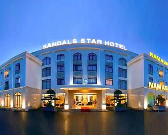 Sandals Star Hotel - Duc Trong - Building