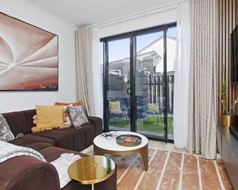 Balance at Blair Athol - Gepps Cross - Sala de estar